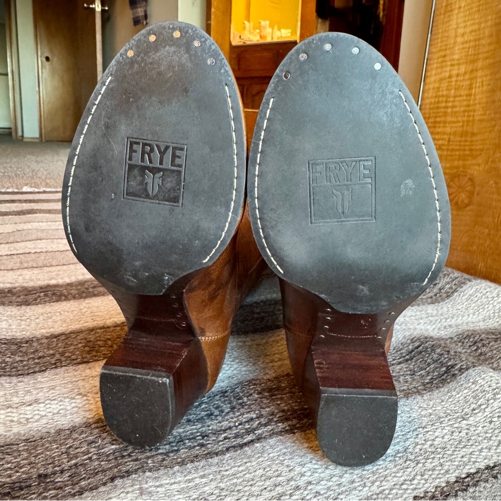 Frye Rory Scrunch Boot - 6.5 - Picture 5 of 7